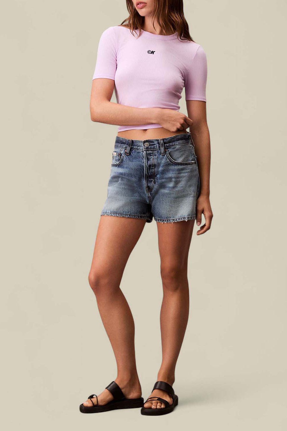 תמונת כל הלוק של גופיית ריב